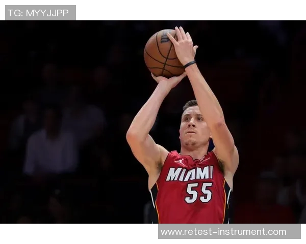 小斯与邓肯罗宾逊的对决分析:技术风格与比赛影响力的深度探讨